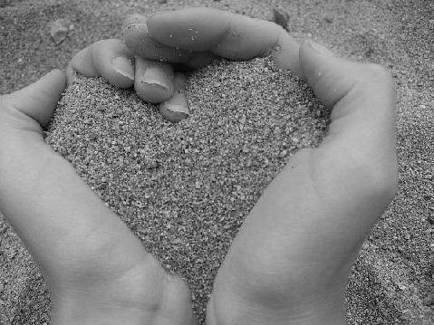 sabbia-mani2